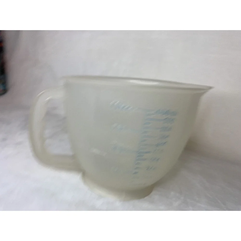 Vintage Tupperware Mix-N-Store 4 Cup 32 Oz Measuring Batter‎ Bowl Pour Cooking